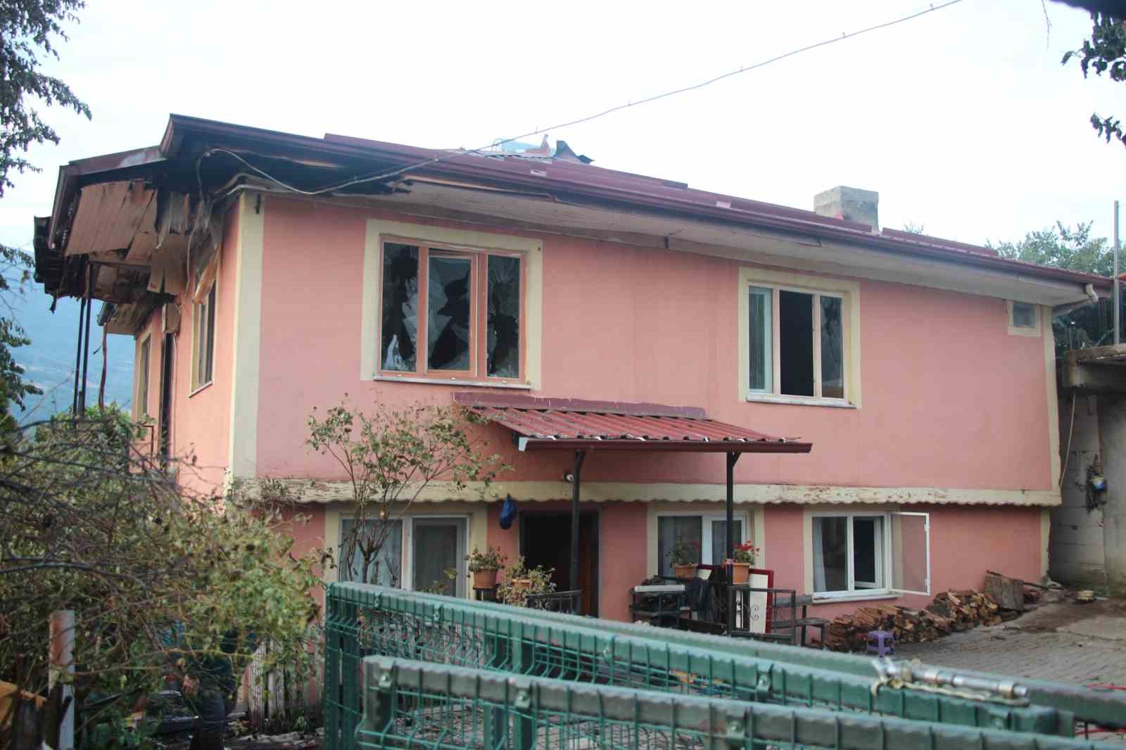 koy-alevlere-teslim-oldu-felaketin-izleri-gun-agarinca-ortaya-cikti