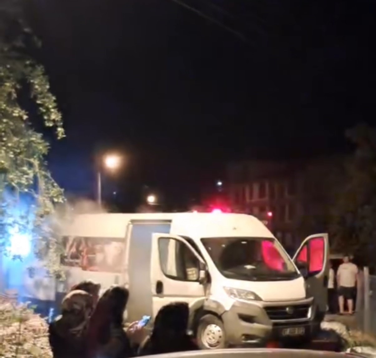 mangal-komuru-yuklu-minibuste-yangin