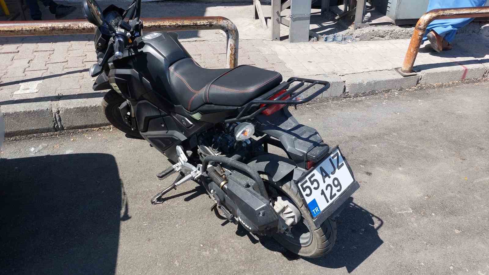 otomobil-ile-motosiklet-carpisti-2-yarali