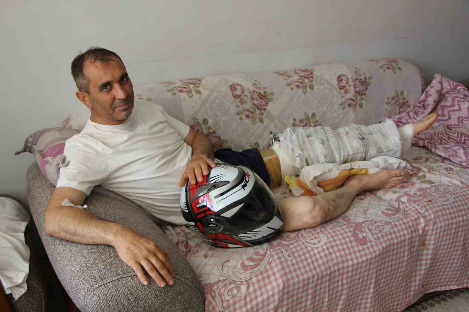 otomobille-carpisan-motosikletin-surucusu-havada-takla-atti-beni-kurtaran-basimdaki-kask-oldu