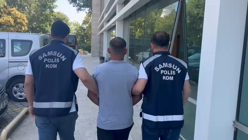 sahte-kimlikle-kacak-gocmen-tasima-sucundan-hapis-cezasi-bulunan-sahis-yakalandi