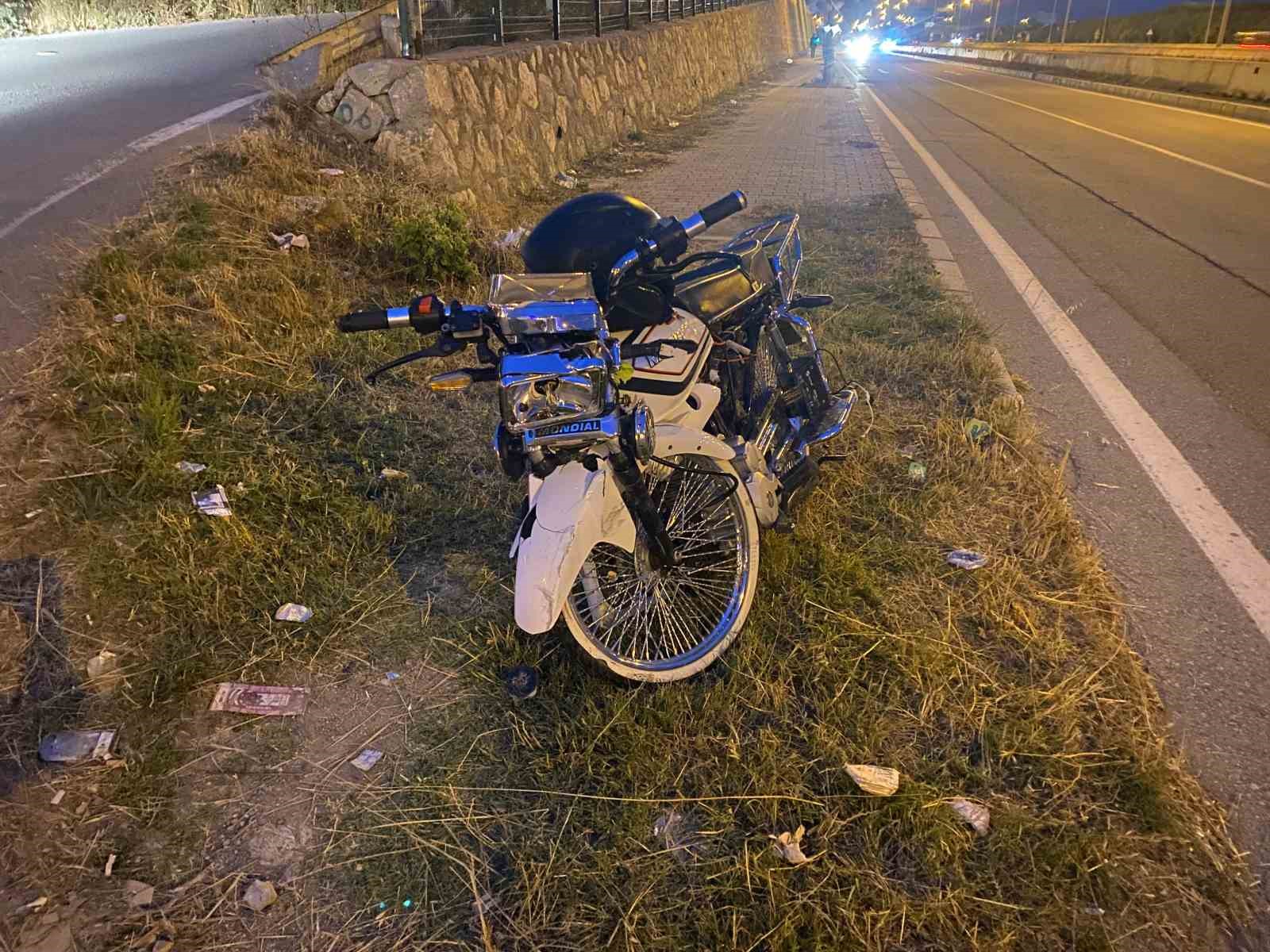 samsunda-otomobil-motosikletle-carpisti-1-yarali