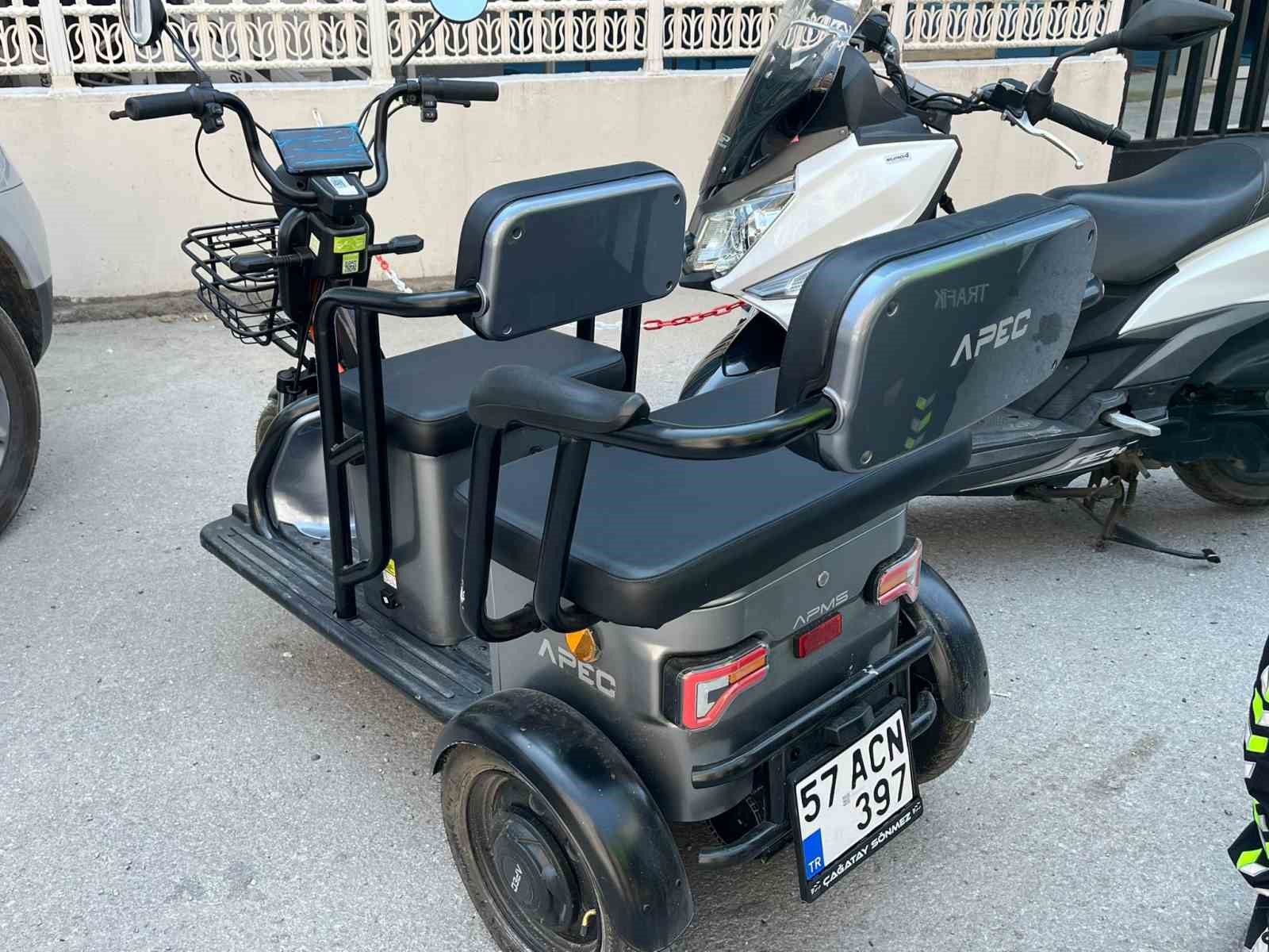sinopta-elektrikli-motosiklet-devrildi