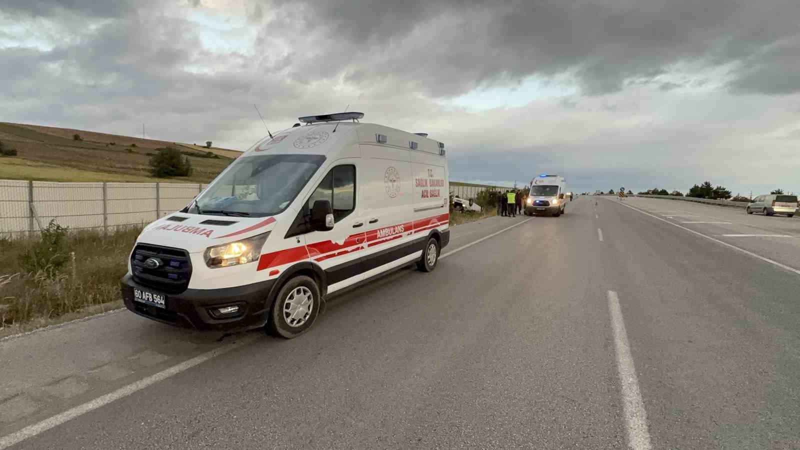 ters-donen-otomobilden-sag-kurtuldular