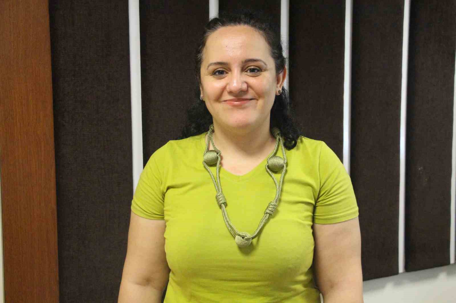 ucretsiz-kiyafet-projesiyle-hem-cevre-hem-toplum-kazaniyor