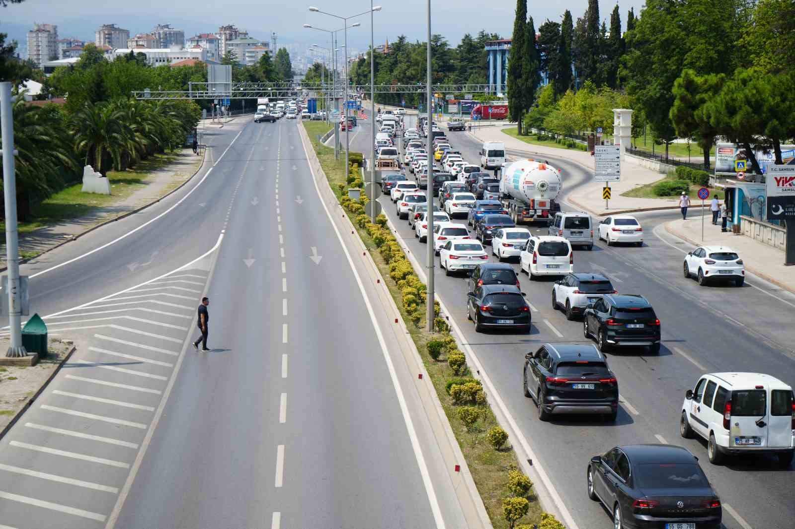 yayalarin-olumle-burun-buruna-gecis-yarisi