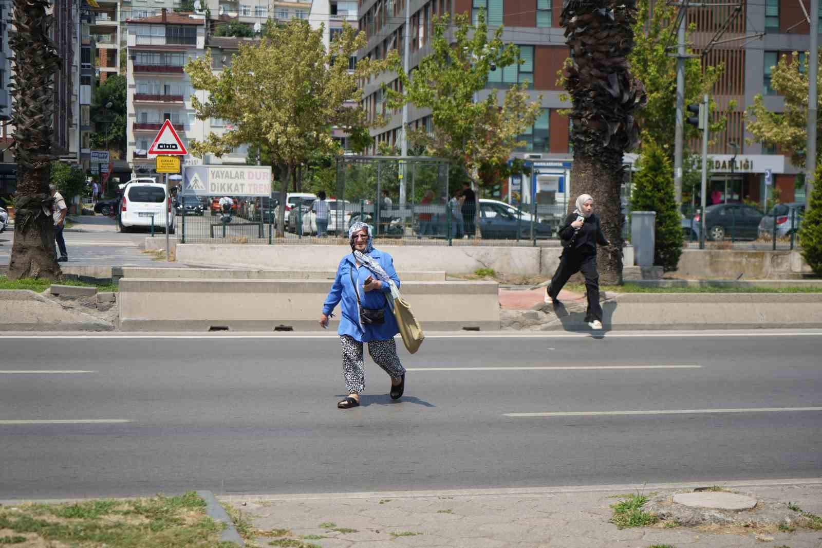 yayalarin-olumle-burun-buruna-gecis-yarisi