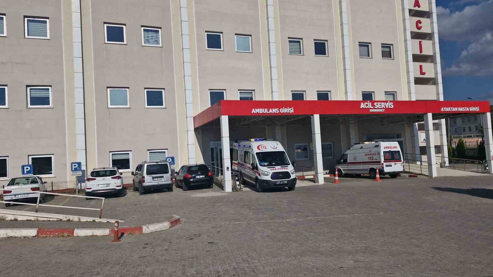 yoldan-cikan-otomobil-tarlaya-uctu-1-yarali