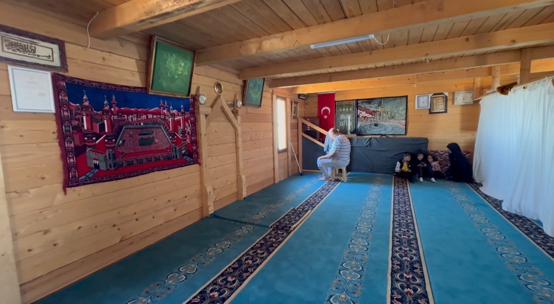 3-bin-metredeki-mescid-yorede-kirklarin-bulusma-yeri-inanciyla-aniliyor