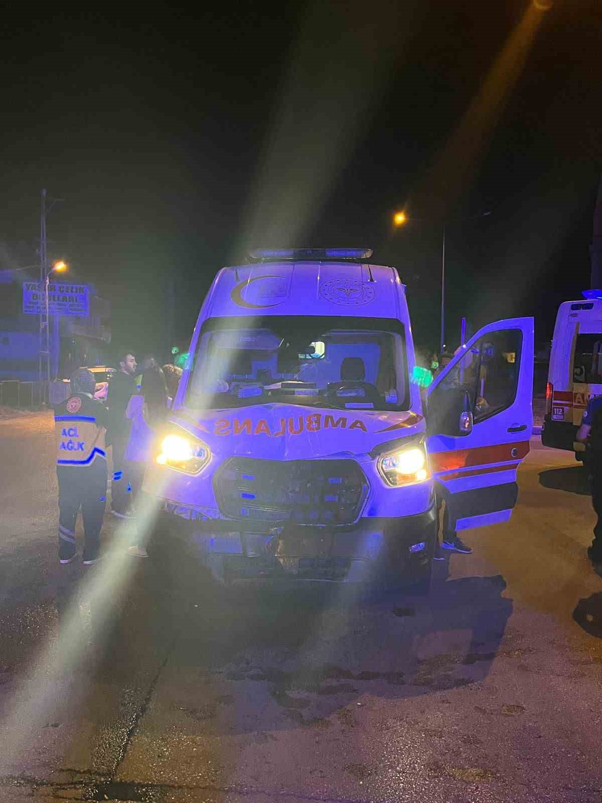 amasyada-hafif-ticari-arac-ile-ambulans-carpisti-5-yarali