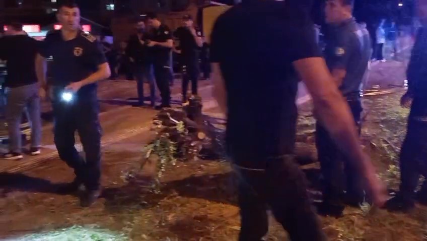 amasyada-otomobil-carptigi-agaci-kokunden-soktu-2-yarali