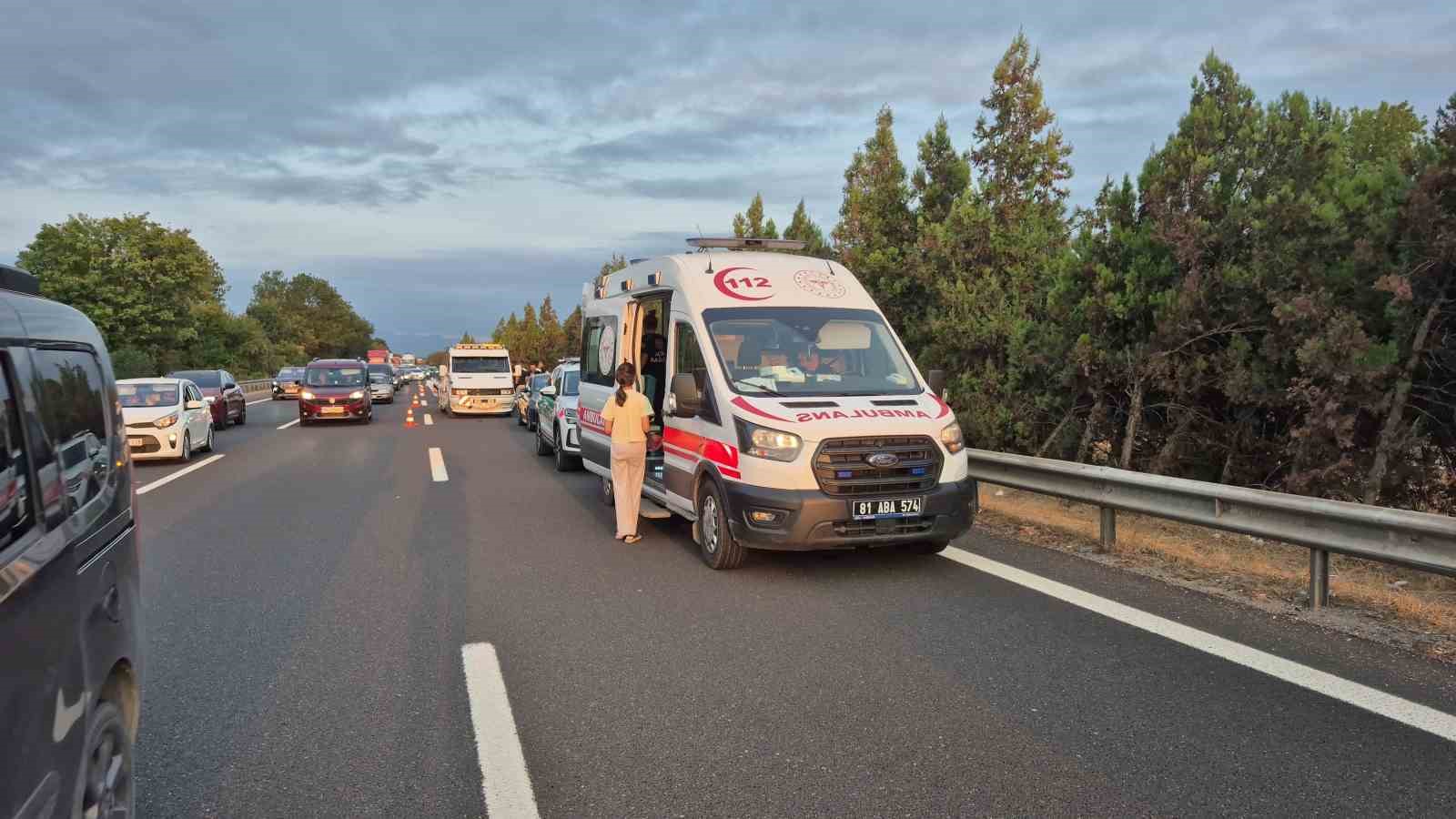 anadolu-otoyolunda-zincirleme-kaza-3-yarali