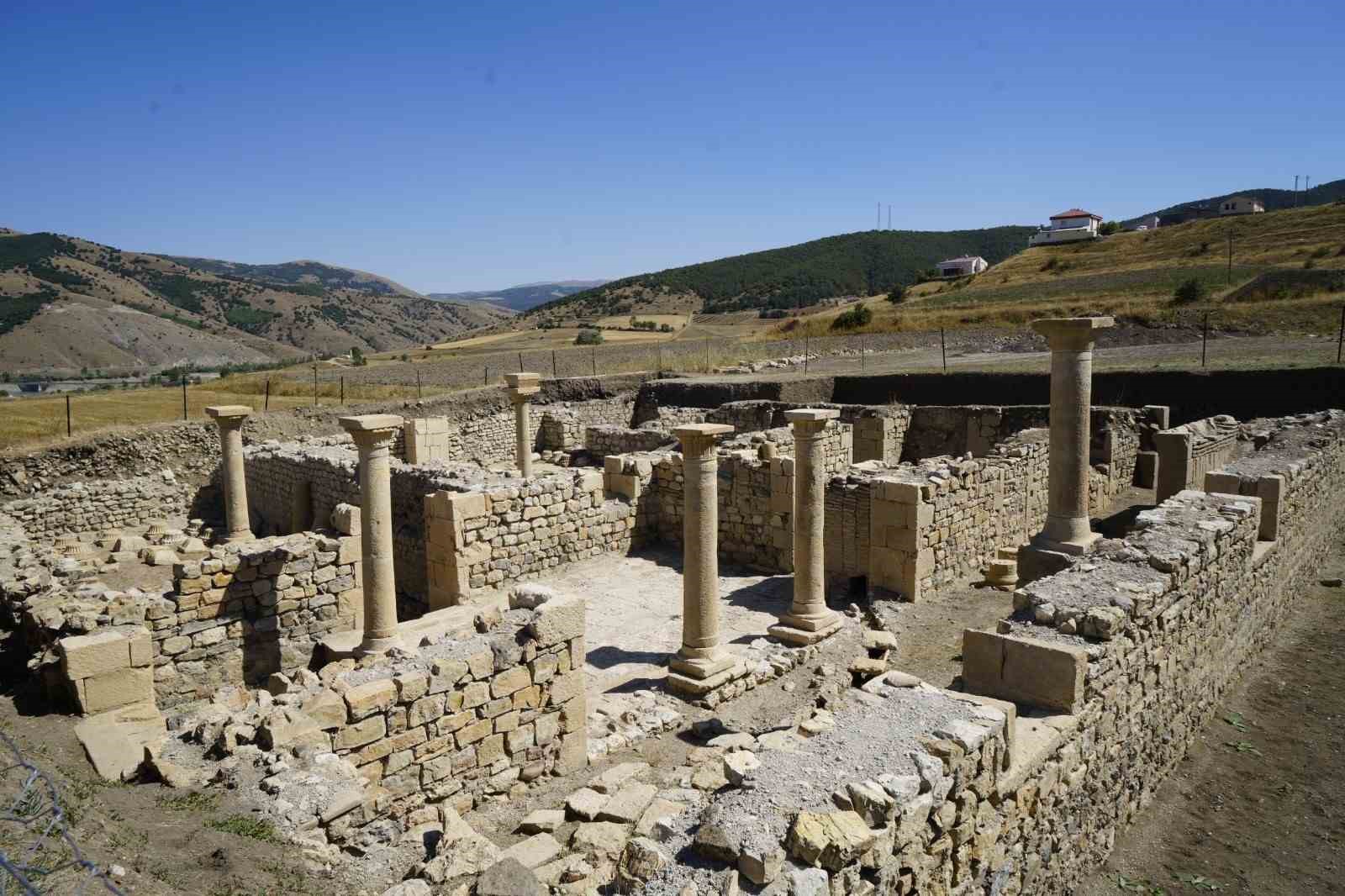anadolunun-en-narin-kadin-iskeletleri-satalada-ortaya-cikti