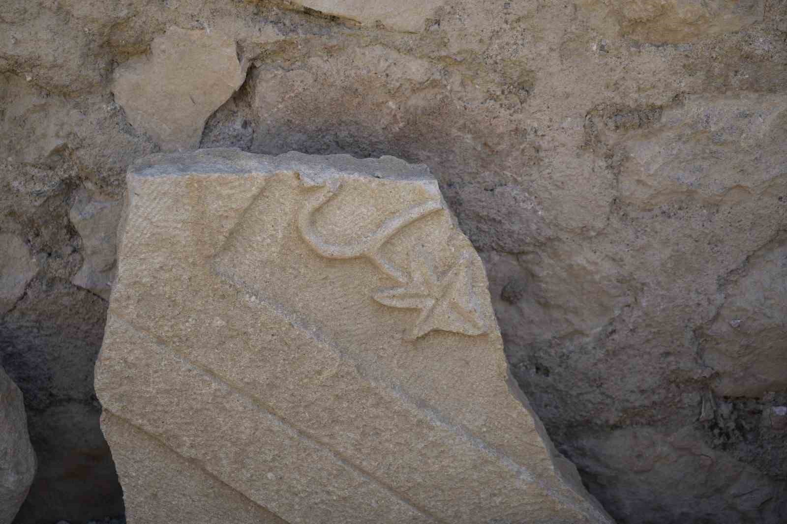 anadolunun-en-narin-kadin-iskeletleri-satalada-ortaya-cikti