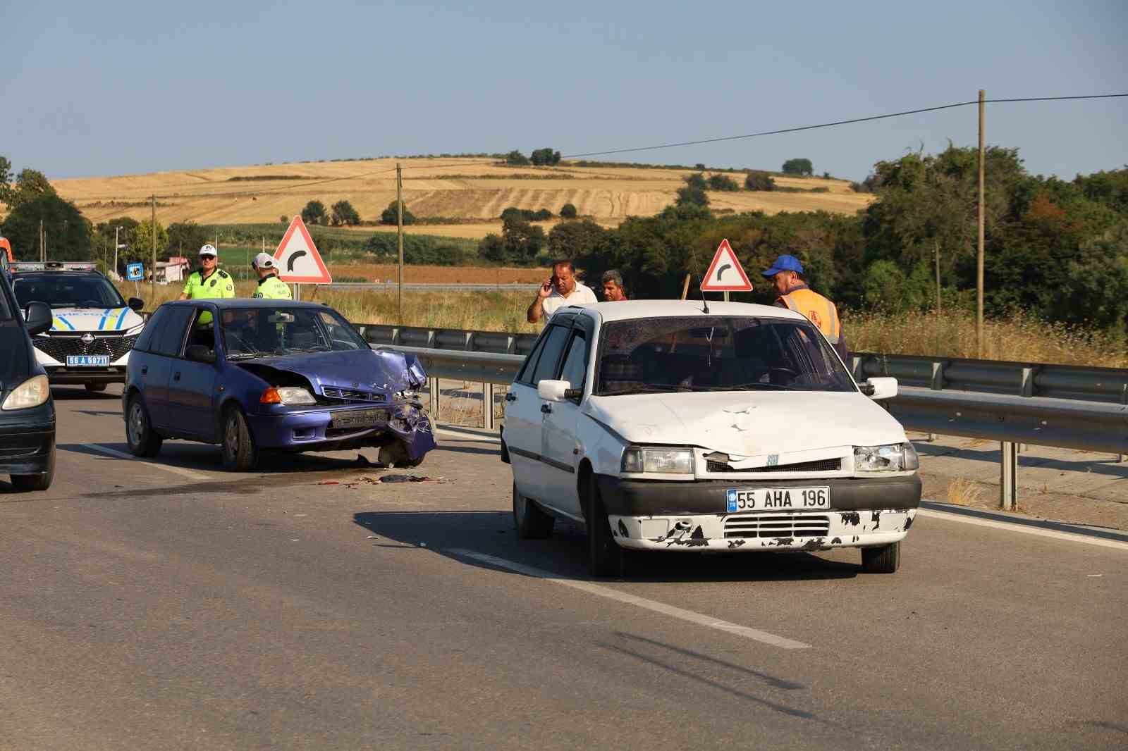 bafrada-trafik-kazasi-4-yarali