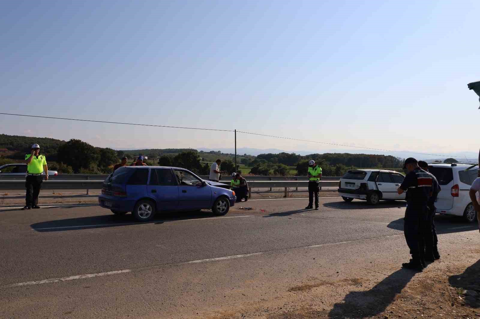 bafrada-trafik-kazasi-4-yarali