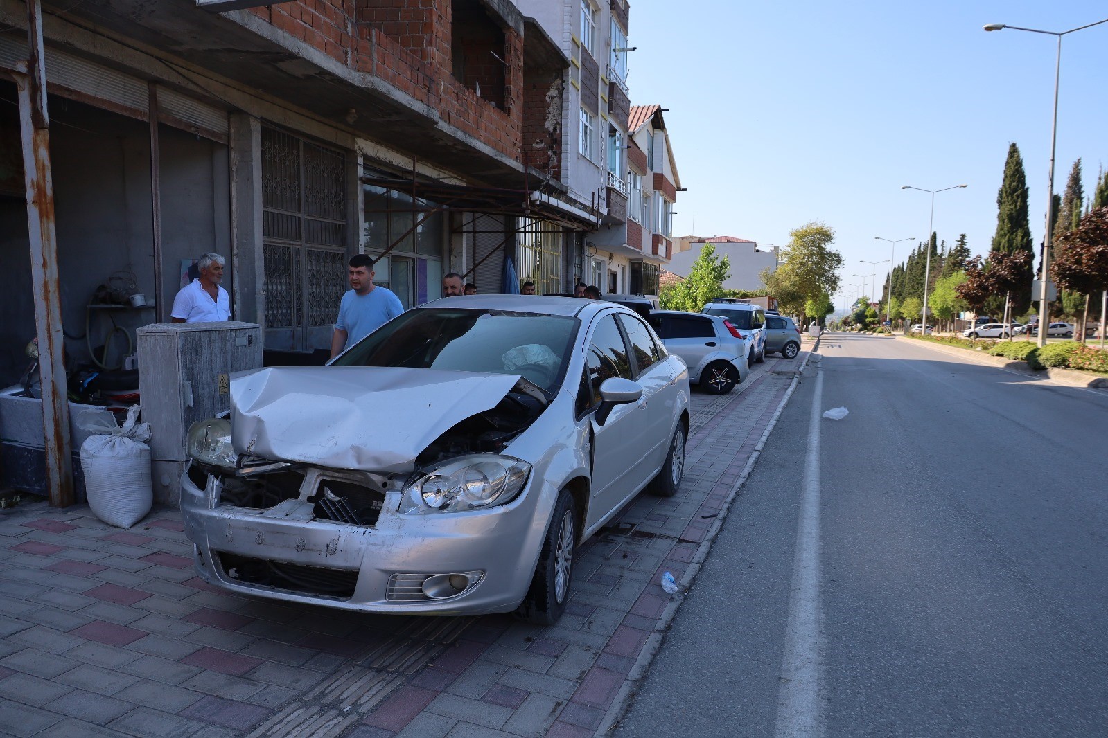 bafrada-zincirleme-trafik-kazasi-4-arac-birbirine-girdi