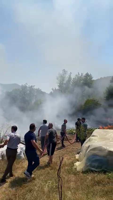bahcede-cikan-yangin-yerlesim-yerlerine-sicramadan-sonduruldu