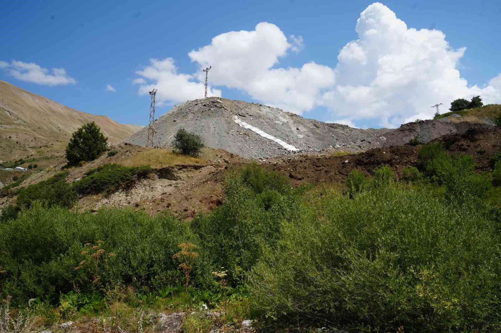bayburtta-elektrik-akimina-kapilan-genc-olumden-dondu-ailesi-isyan-etti