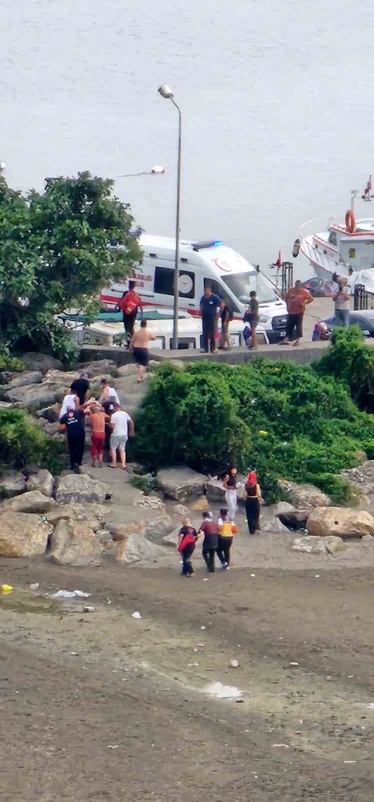 bogulma-tehlikesi-geciren-3-kadini-vatandaslar-kurtardi