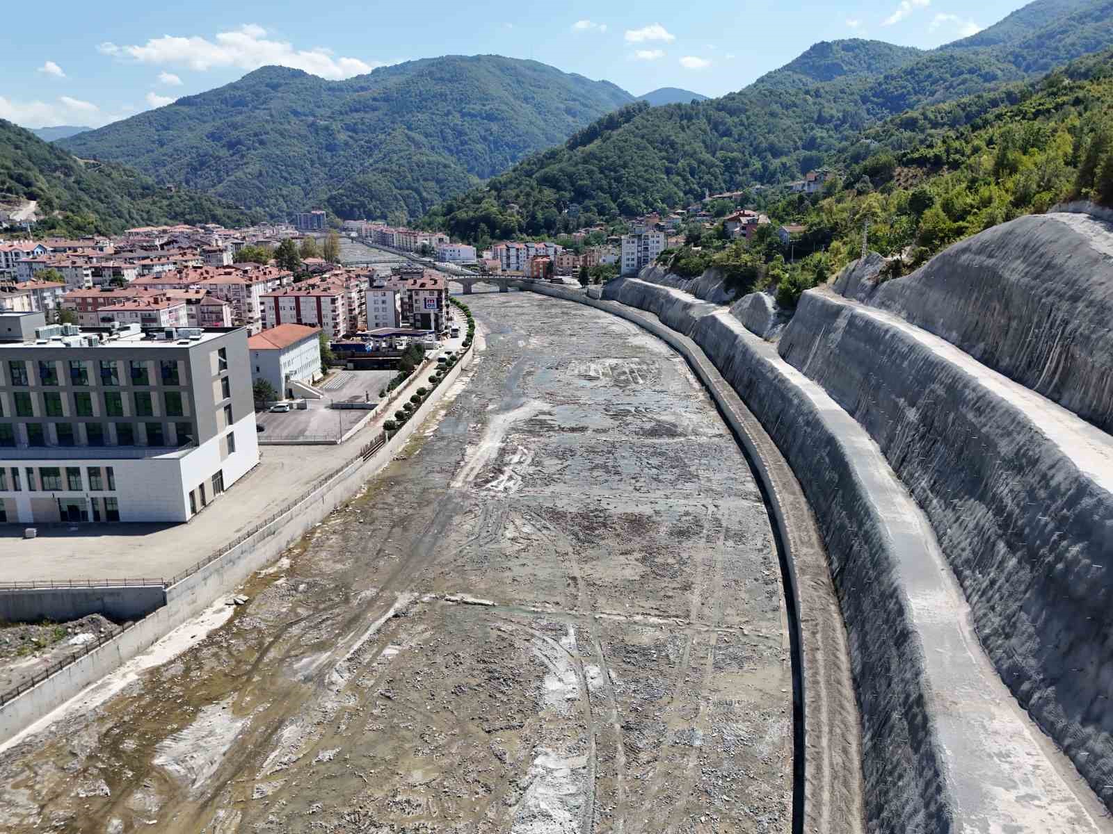 buyuk-sel-felaketinin-4uncu-yil-donumu-bir-ilce-yeniden-insa-edildi