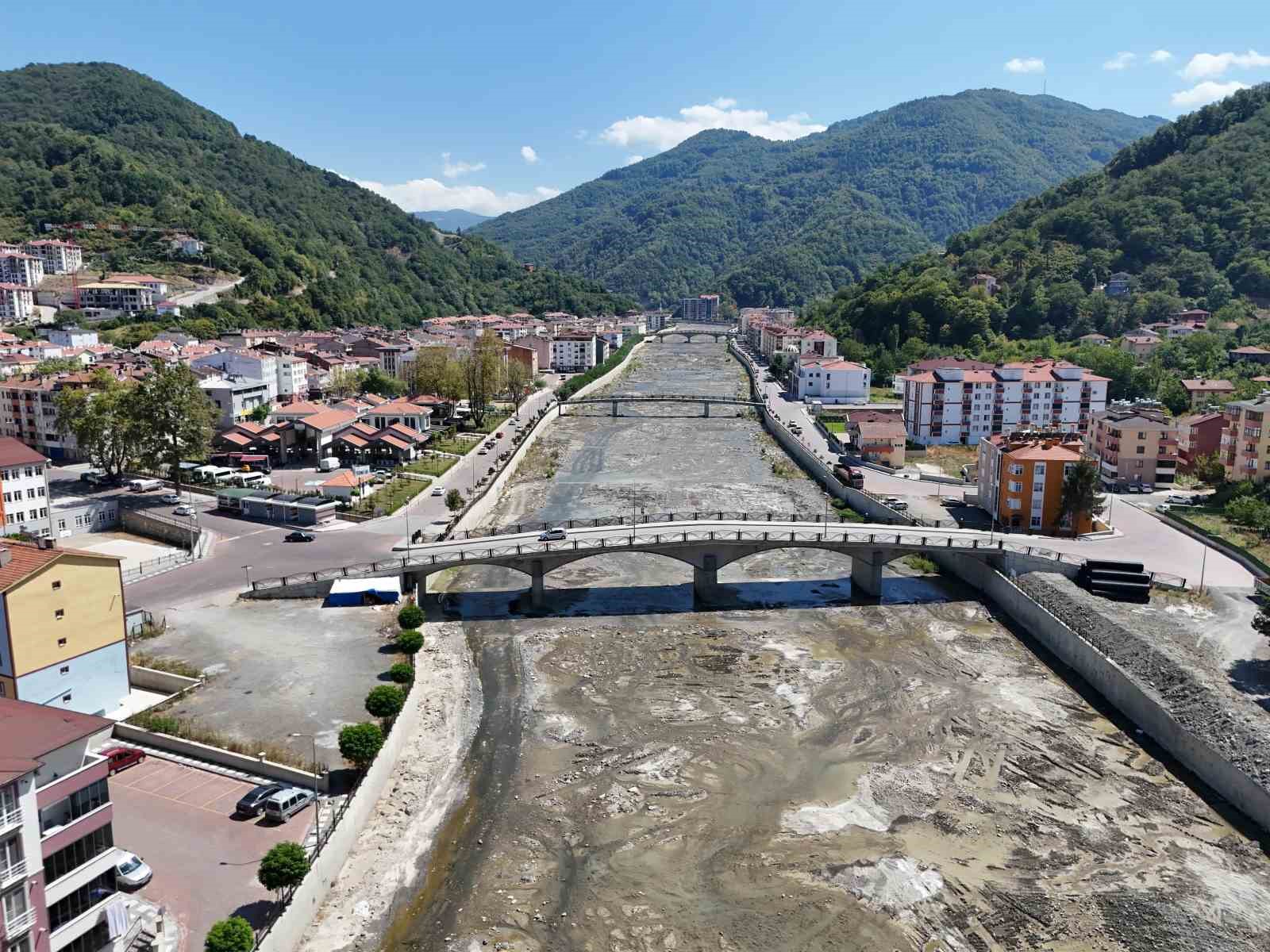 buyuk-sel-felaketinin-4uncu-yil-donumu-bir-ilce-yeniden-insa-edildi