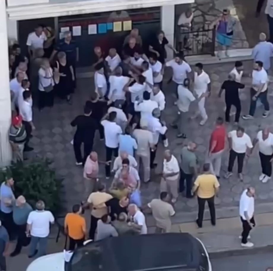 chp-mahalle-seciminde-kavga