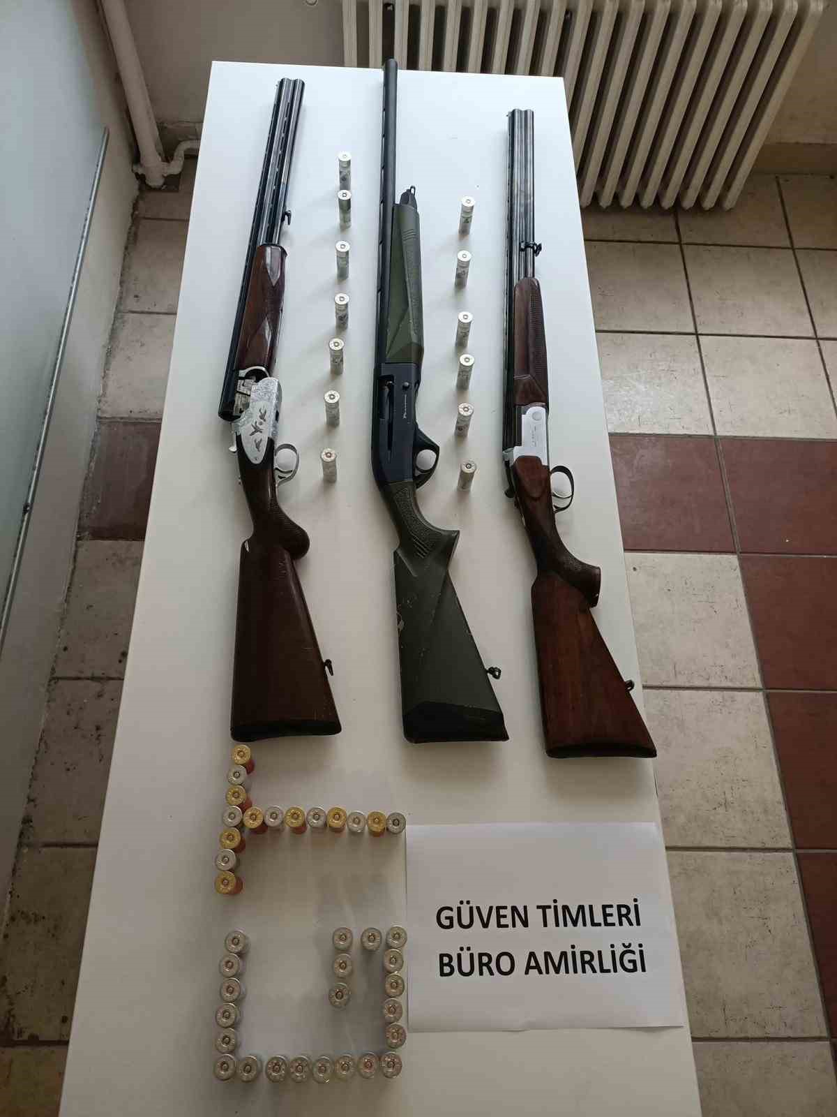 cips-paketinden-uyusturucu-cikti-silahlar-ele-gecirildi
