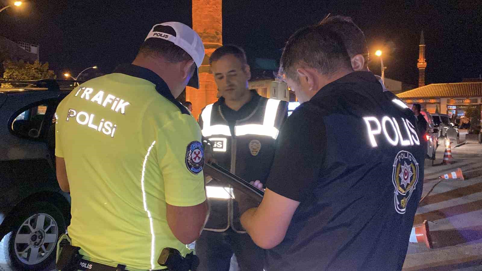 corum-polisinden-huzur-uygulamasi-cezalar-yagdi