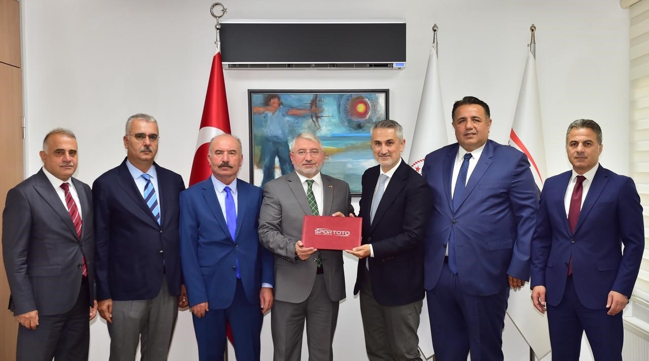 coruma-spor-yatirimlari-mujdesi-2-spor-salonu-ve-15-sentetik-saha-yapilacak