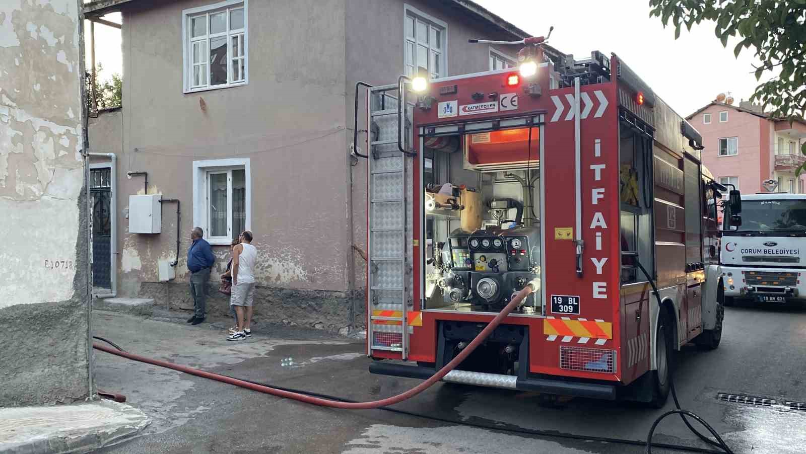 corumda-cikan-yanginda-5-ev-zarar-gordu