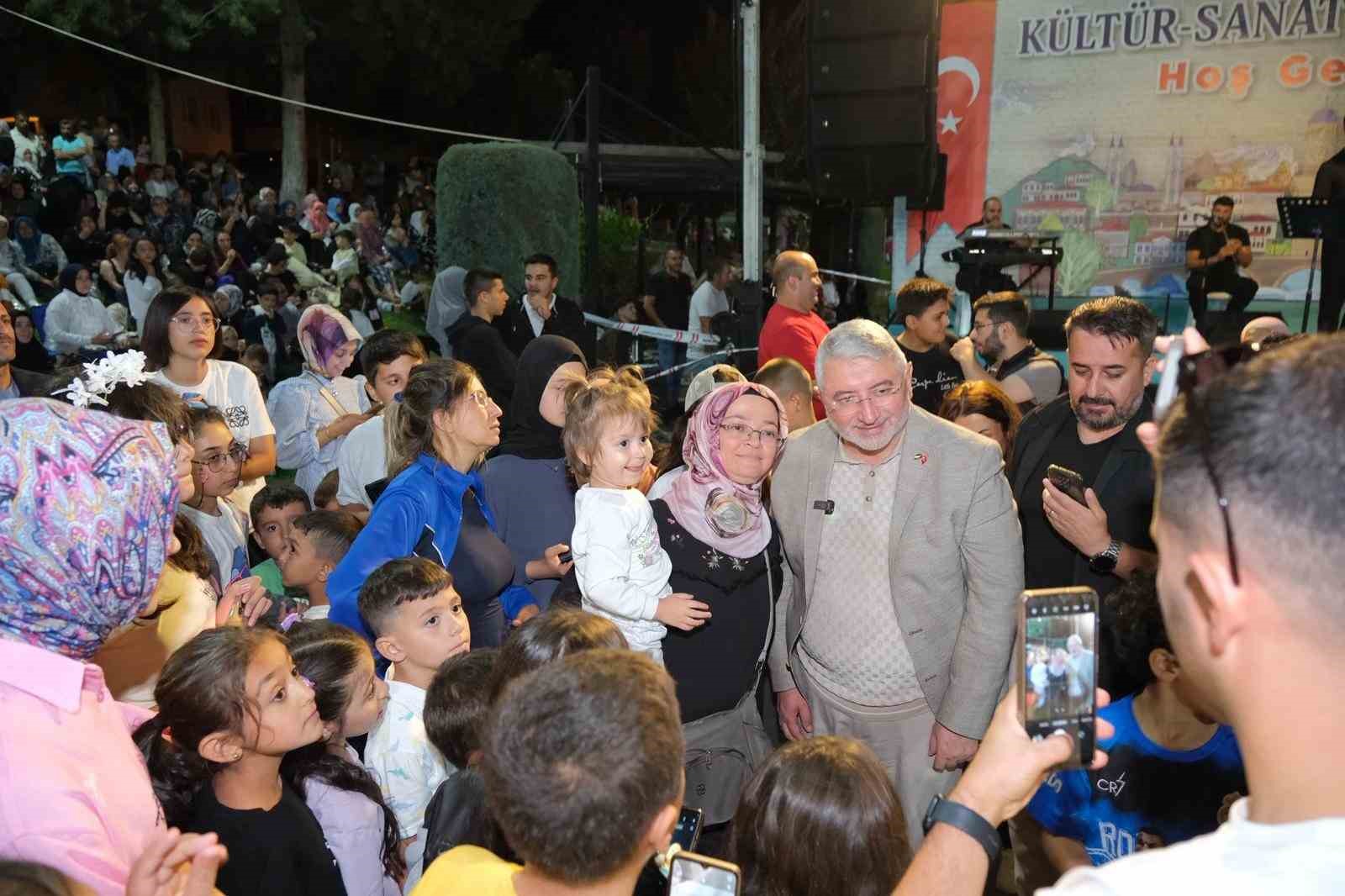 corumda-mahalle-konserleri-basladi