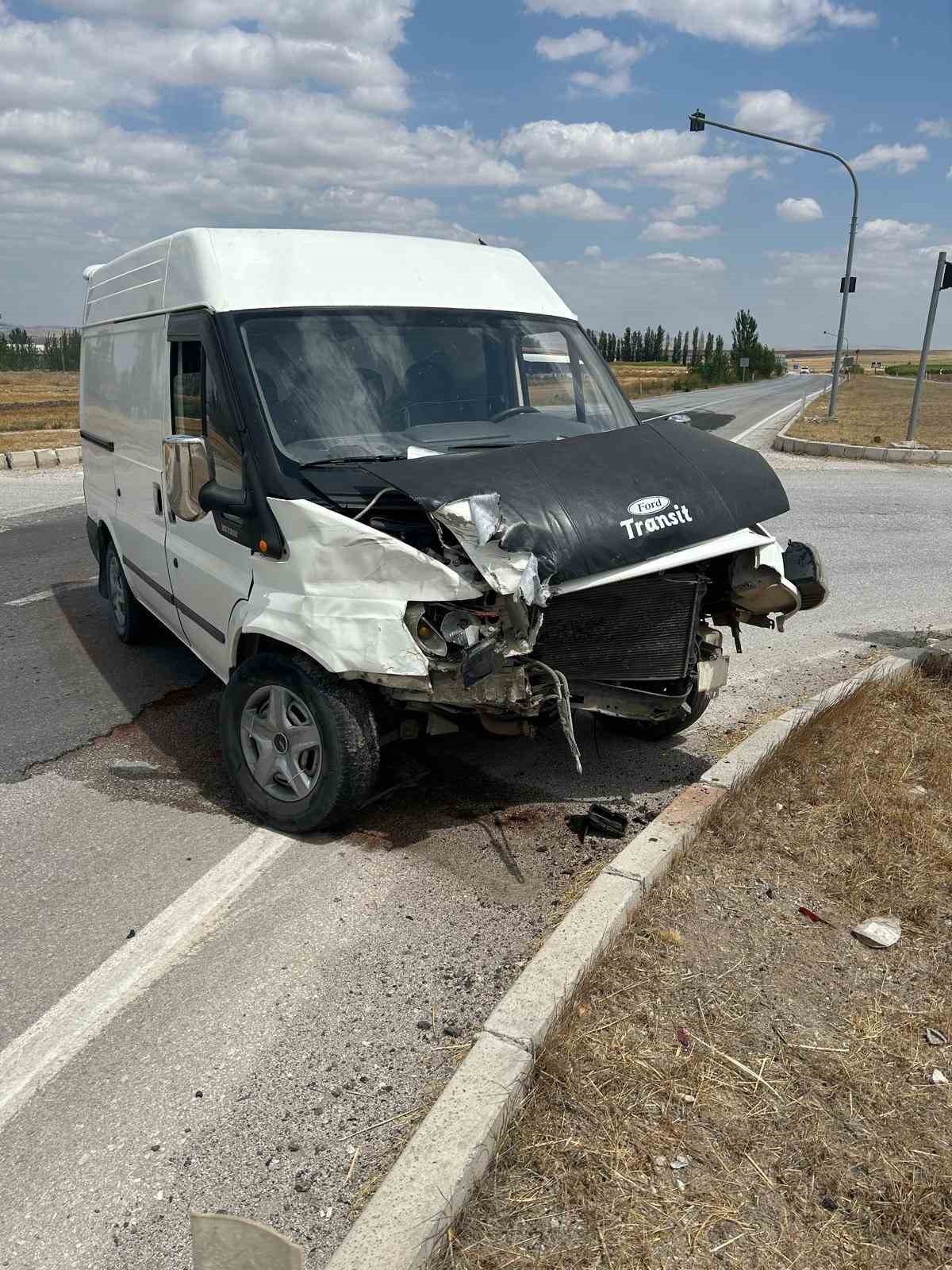 corumda-panelvan-arac-ile-cip-carpisti-1-yarali