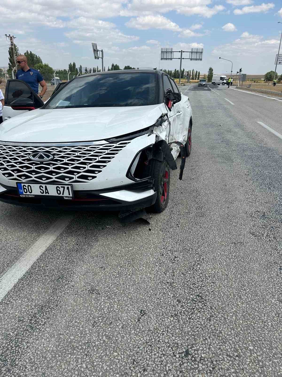 corumda-panelvan-arac-ile-cip-carpisti-1-yarali