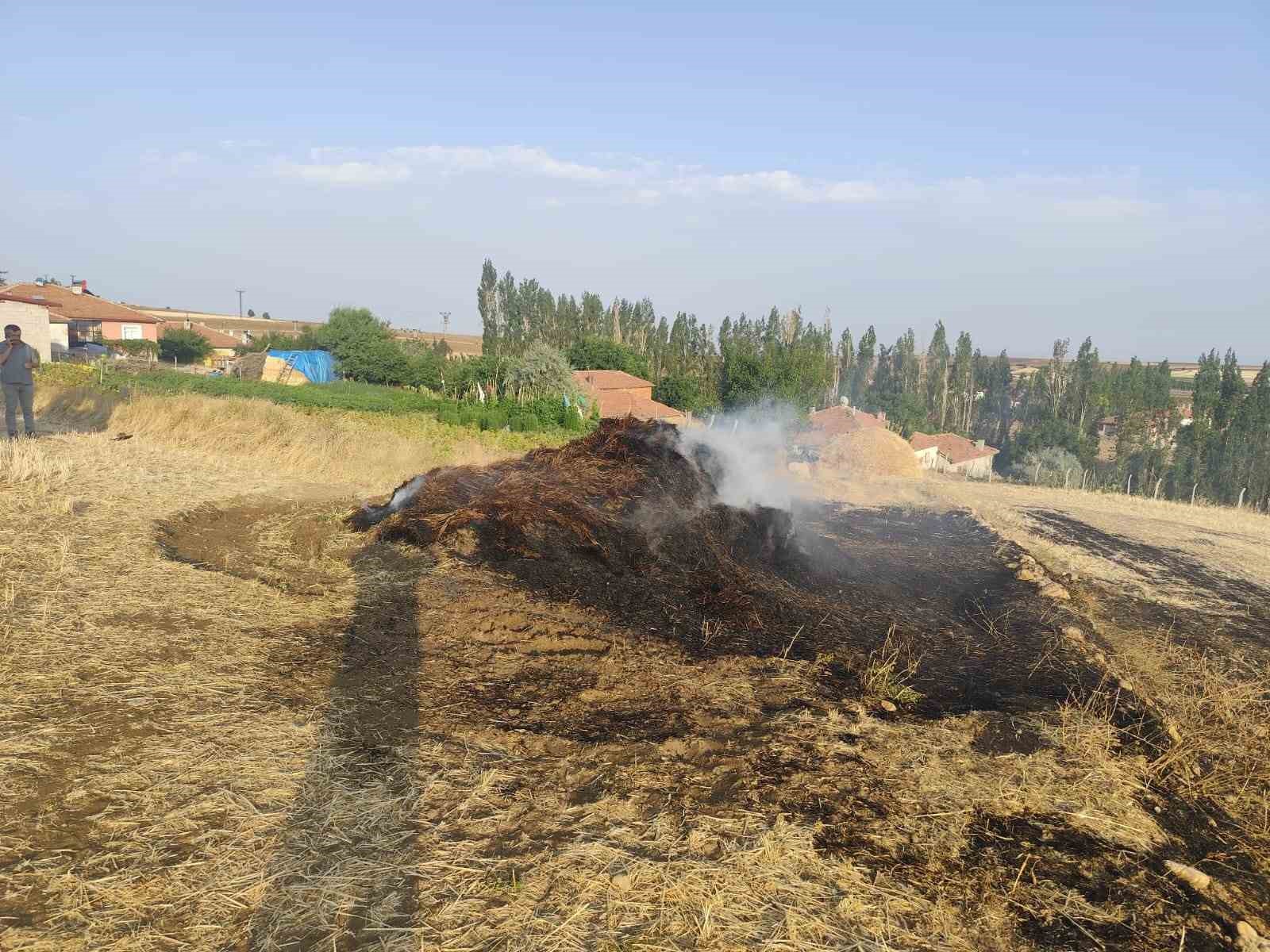 corumda-tarlada-cikan-yanginda-300-adet-balya-kul-oldu