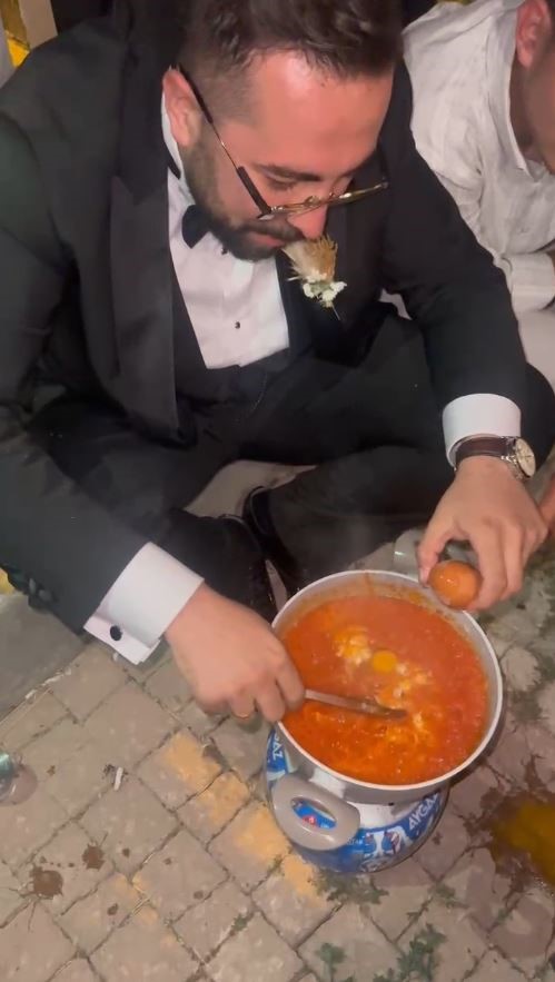 damadin-menemen-sovu-yumurtayi-arkadasinin-kafasinda-kirdi
