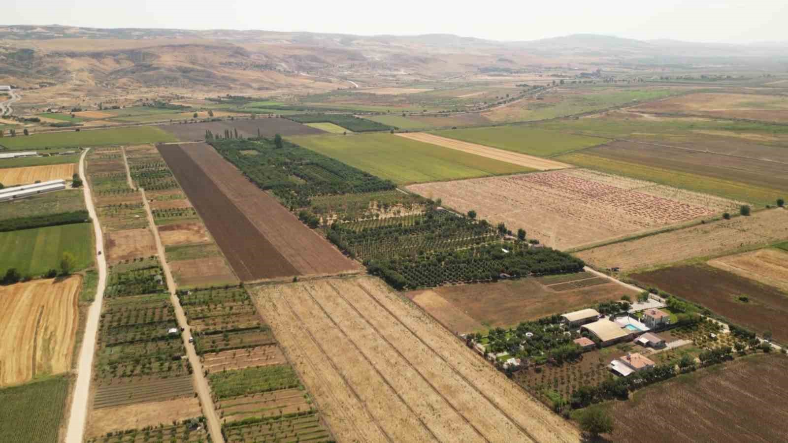 elmalarini-zirai-dondan-koruyan-ciftci-hasada-basladi-80-ton-rekolte-bekliyor