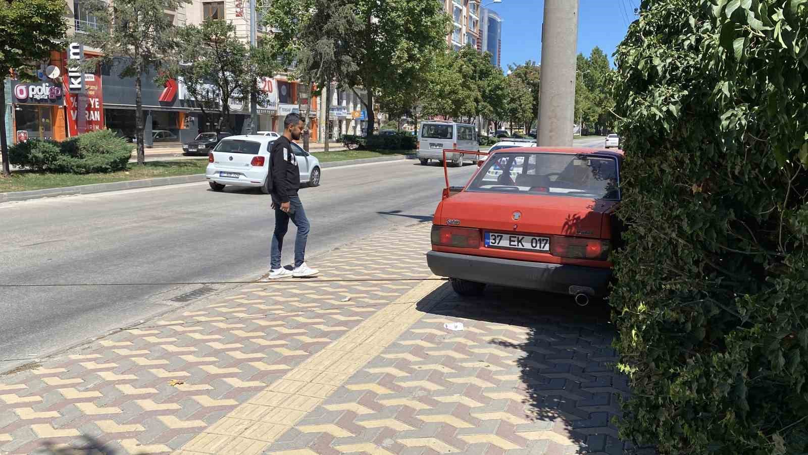 fiat-tofas-otomobil-once-araca-ardinda-beton-direge-carpti-1-yarali