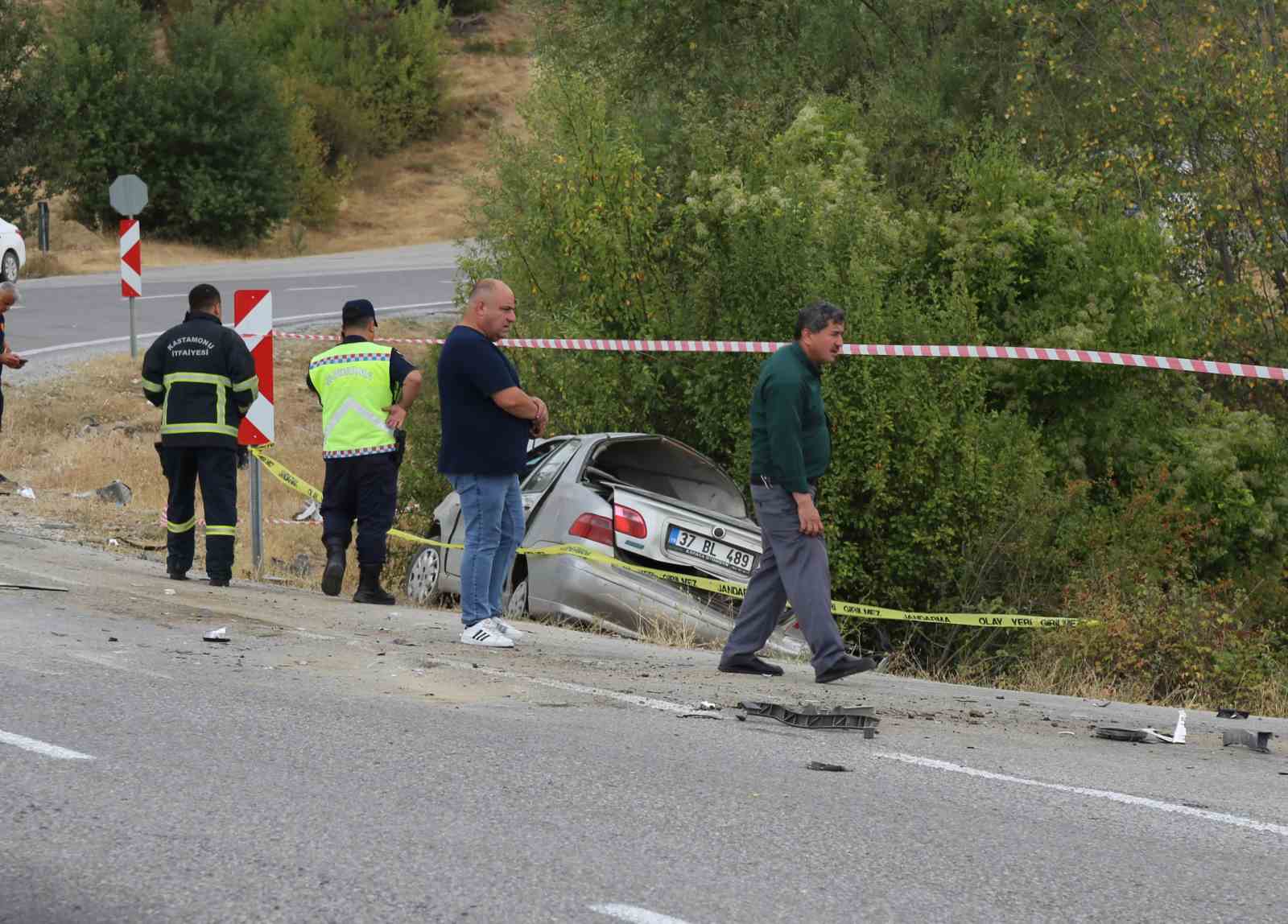 hafriyat-kamyonuyla-carpisan-otomobildeki-15-yasindaki-cocuk-oldu-babasi-agir-yaralandi