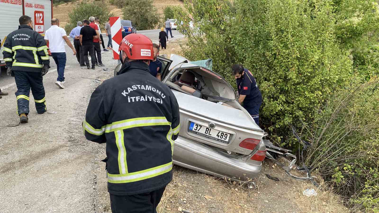 hafriyat-kamyonuyla-carpisan-otomobildeki-15-yasindaki-cocuk-oldu-babasi-agir-yaralandi