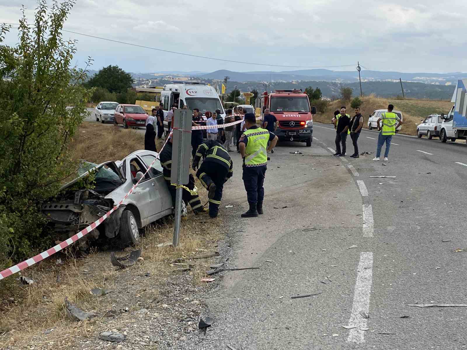 hafriyat-kamyonuyla-carpisan-otomobildeki-15-yasindaki-cocuk-oldu-babasi-agir-yaralandi
