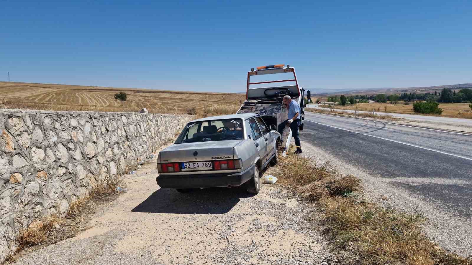 kontrolden-cikan-fiat-tofas-otomobil-duvara-carpti-2-yarali
