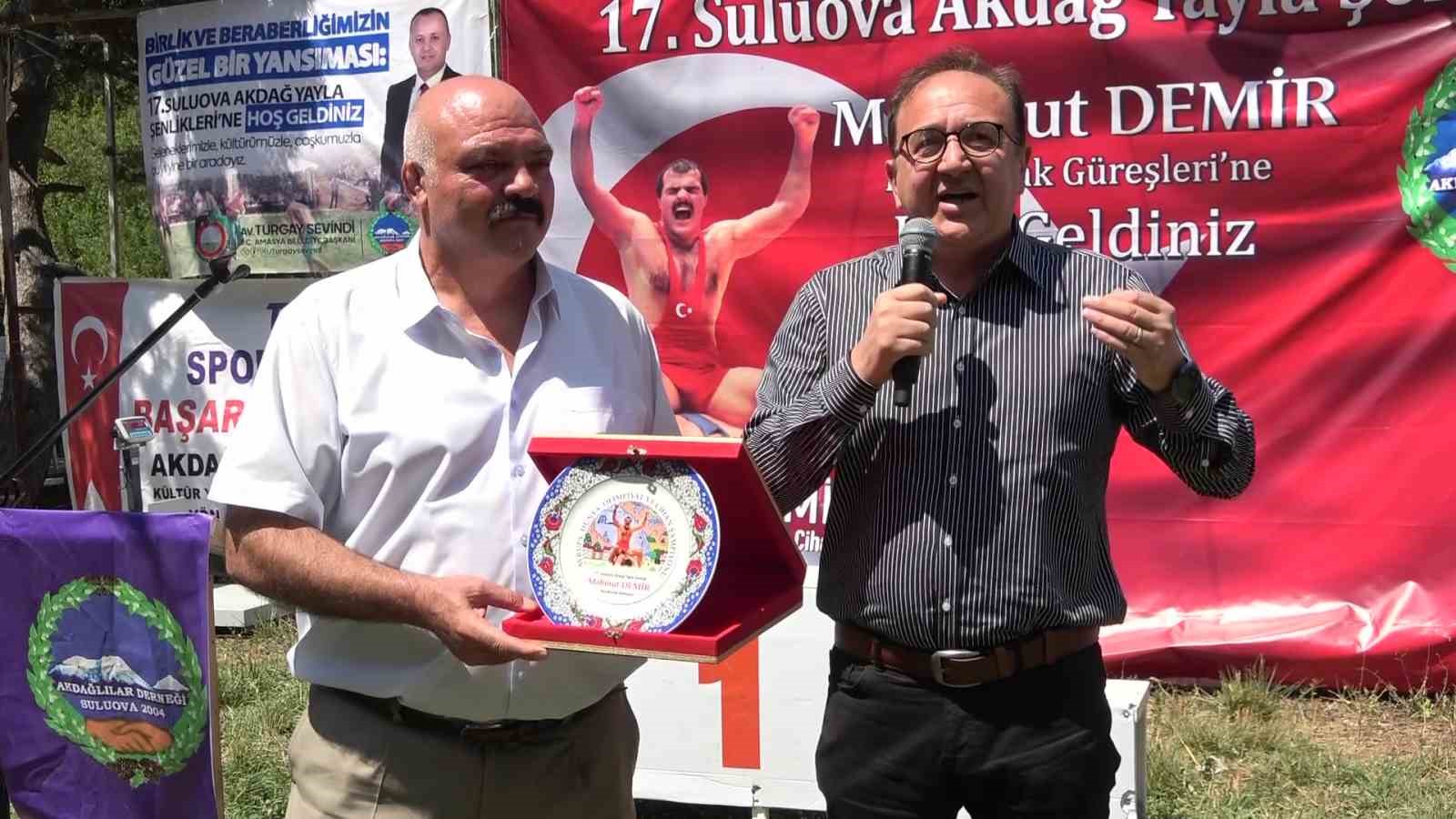 mahmut-demirin-memleketine-sampiyona-jesti