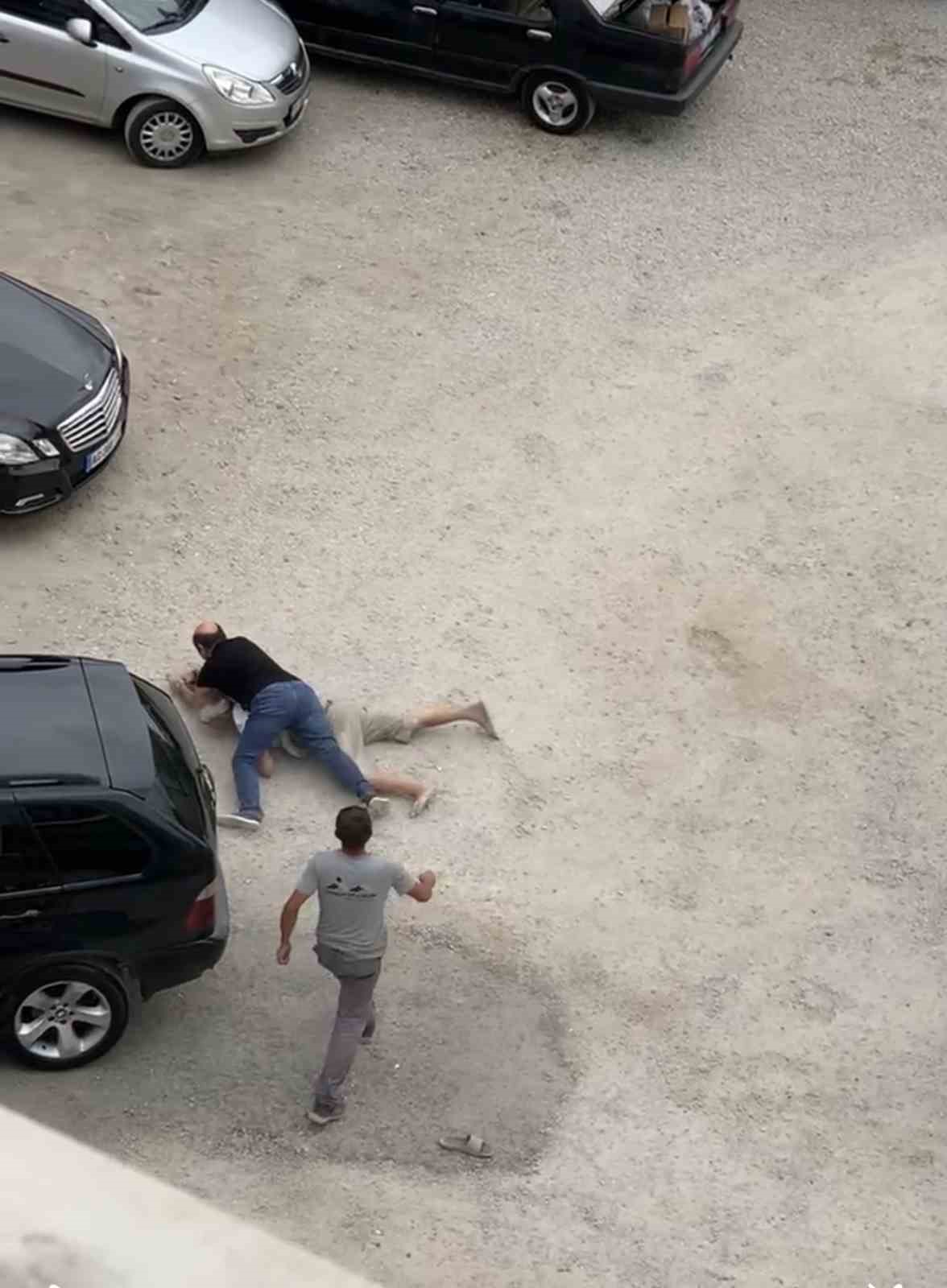 otoparkta-silahli-kavgada-2-kisi-yaralandi-olay-ani-kamerada