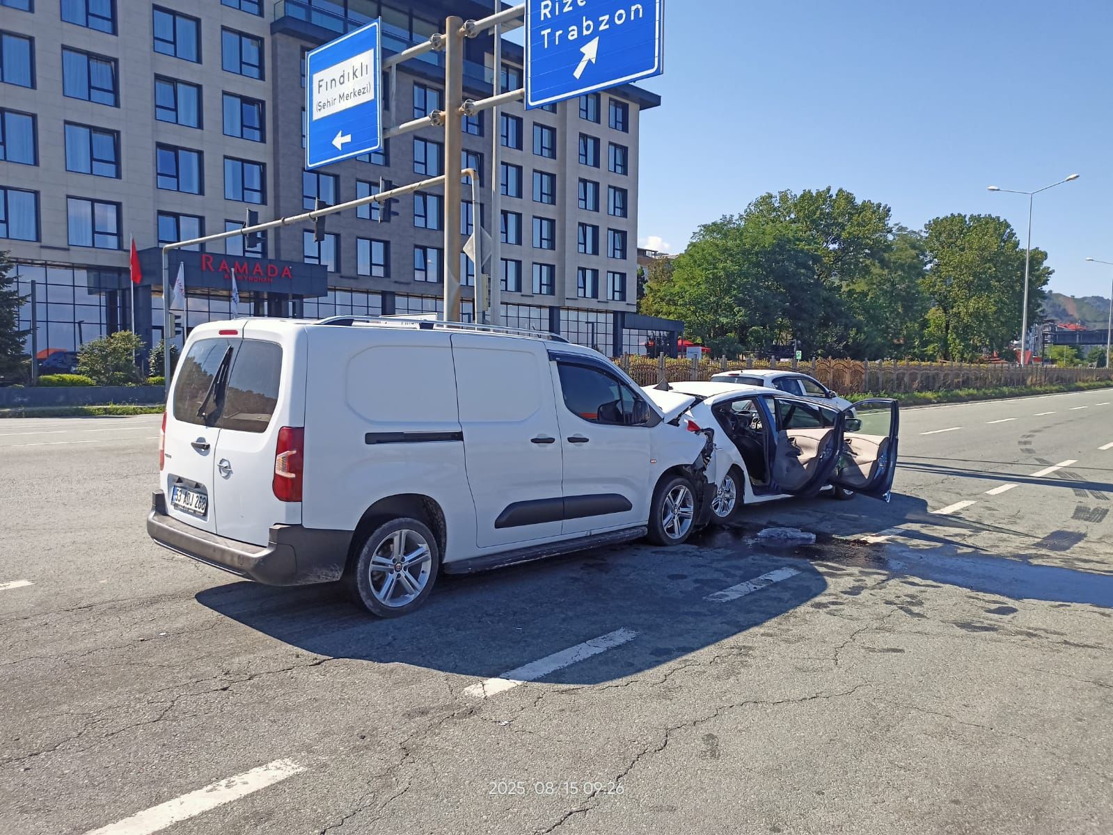 rizede-trafik-kazasi-1-olu-5-yarali