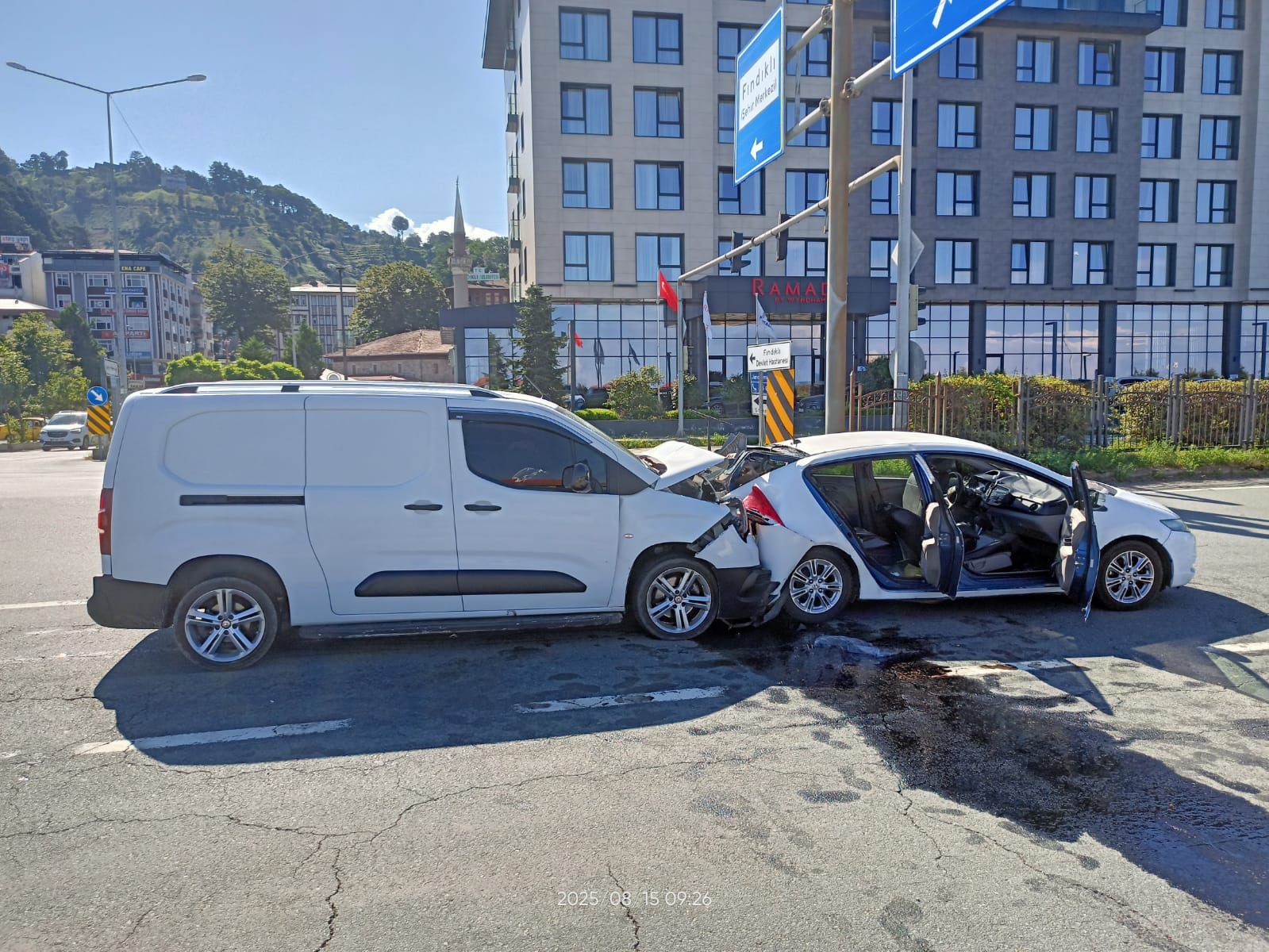 rizede-trafik-kazasi-1-olu-5-yarali