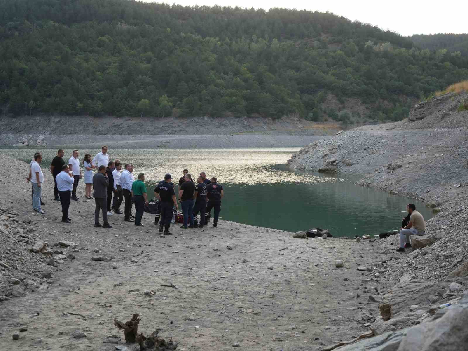 serinlemek-icin-baraj-golune-giren-cocuk-boguldu