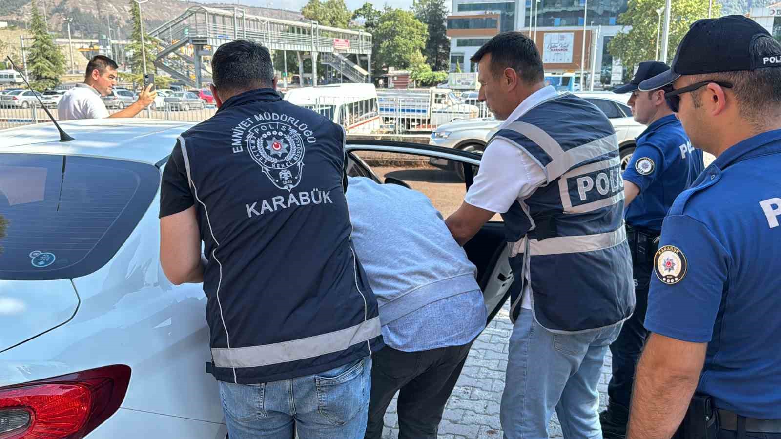 soygun-icin-girdigi-kuyumcuda-dakikalarca-dovulen-supheli-tutuklandi