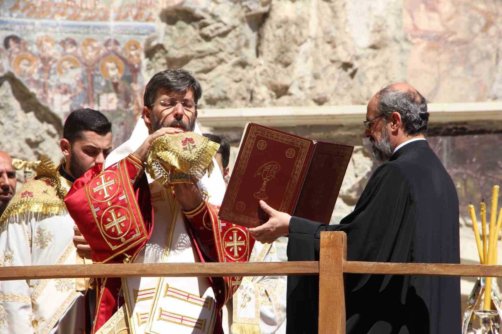 sumela-manastirinda-12-ayin