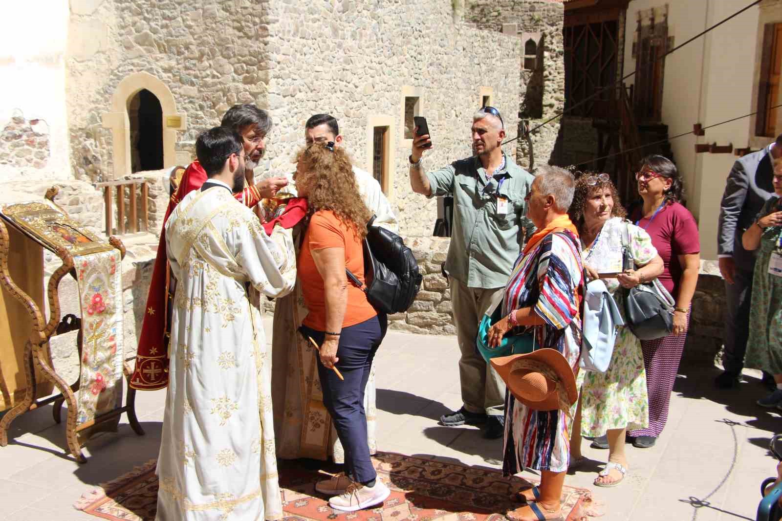 sumela-manastirinda-12-ayin
